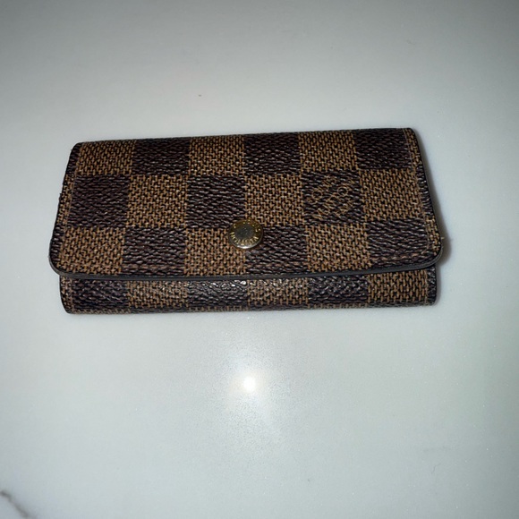 Authentic Louis Vuitton 4 ring key holder/card holder - Picture 1 of 14